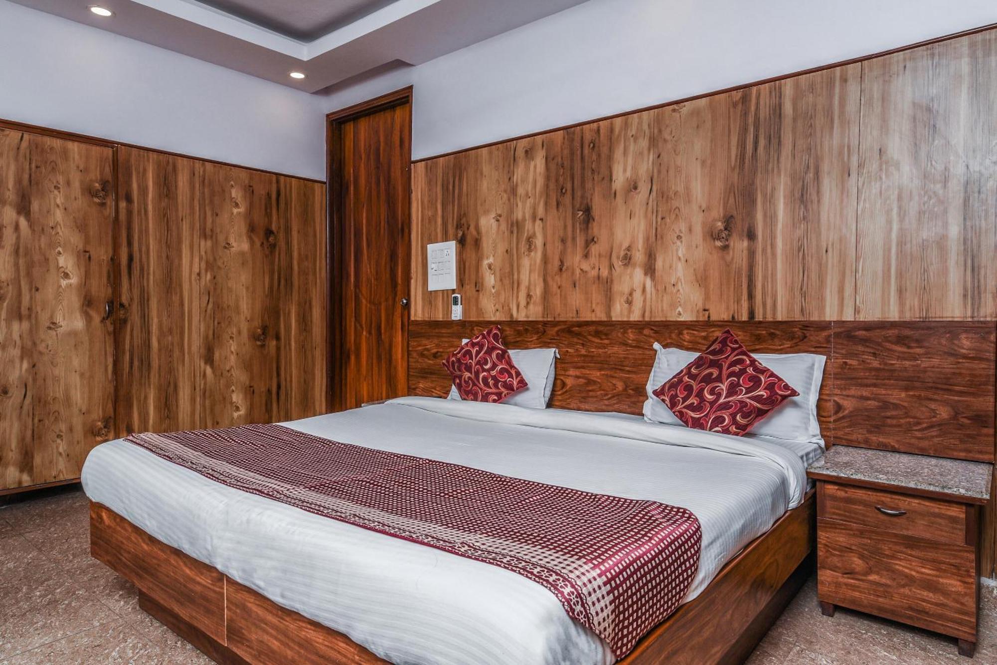 Hotel Dream Palace Laxmi Nagar ニューデリー エクステリア 写真