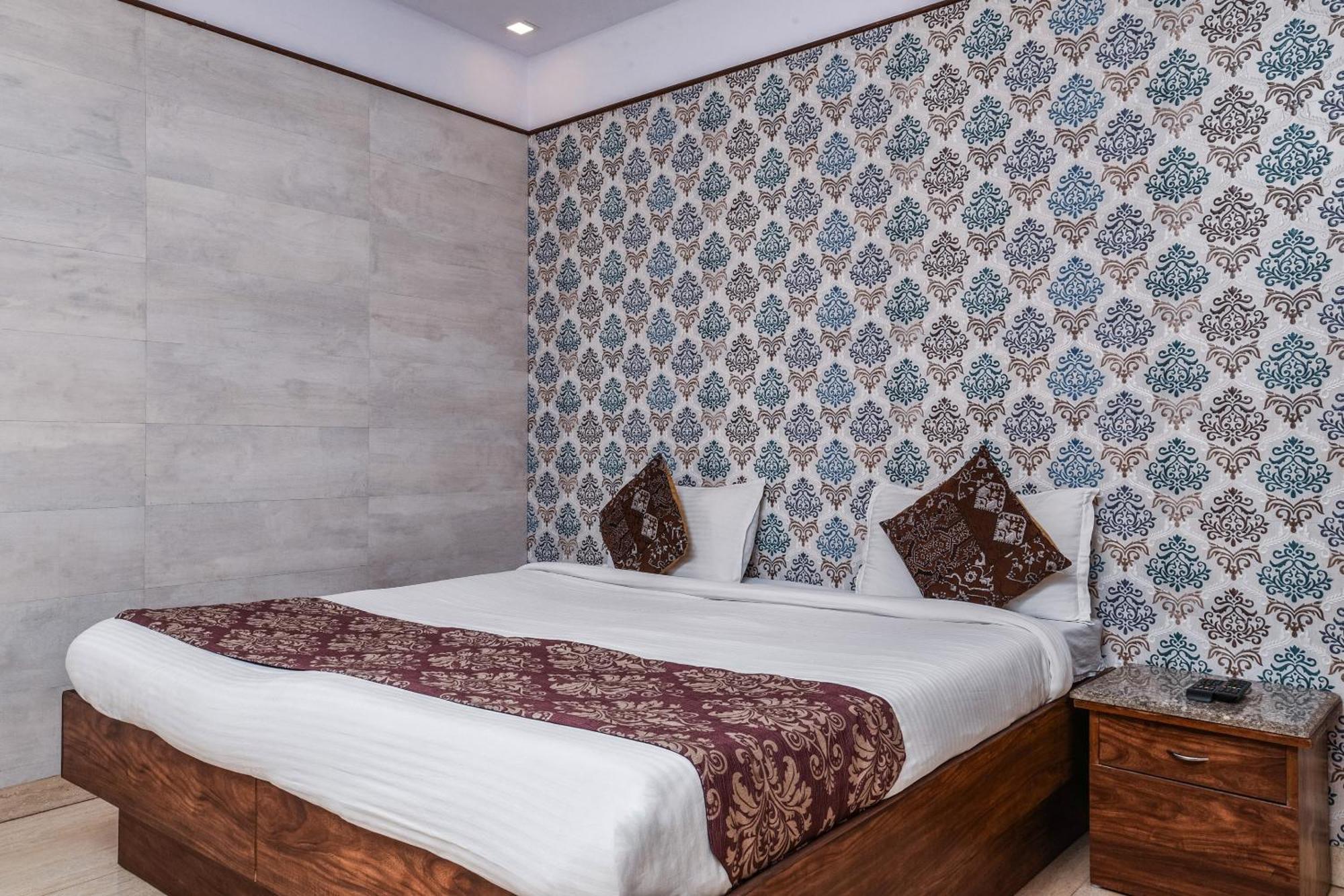 Hotel Dream Palace Laxmi Nagar ニューデリー エクステリア 写真