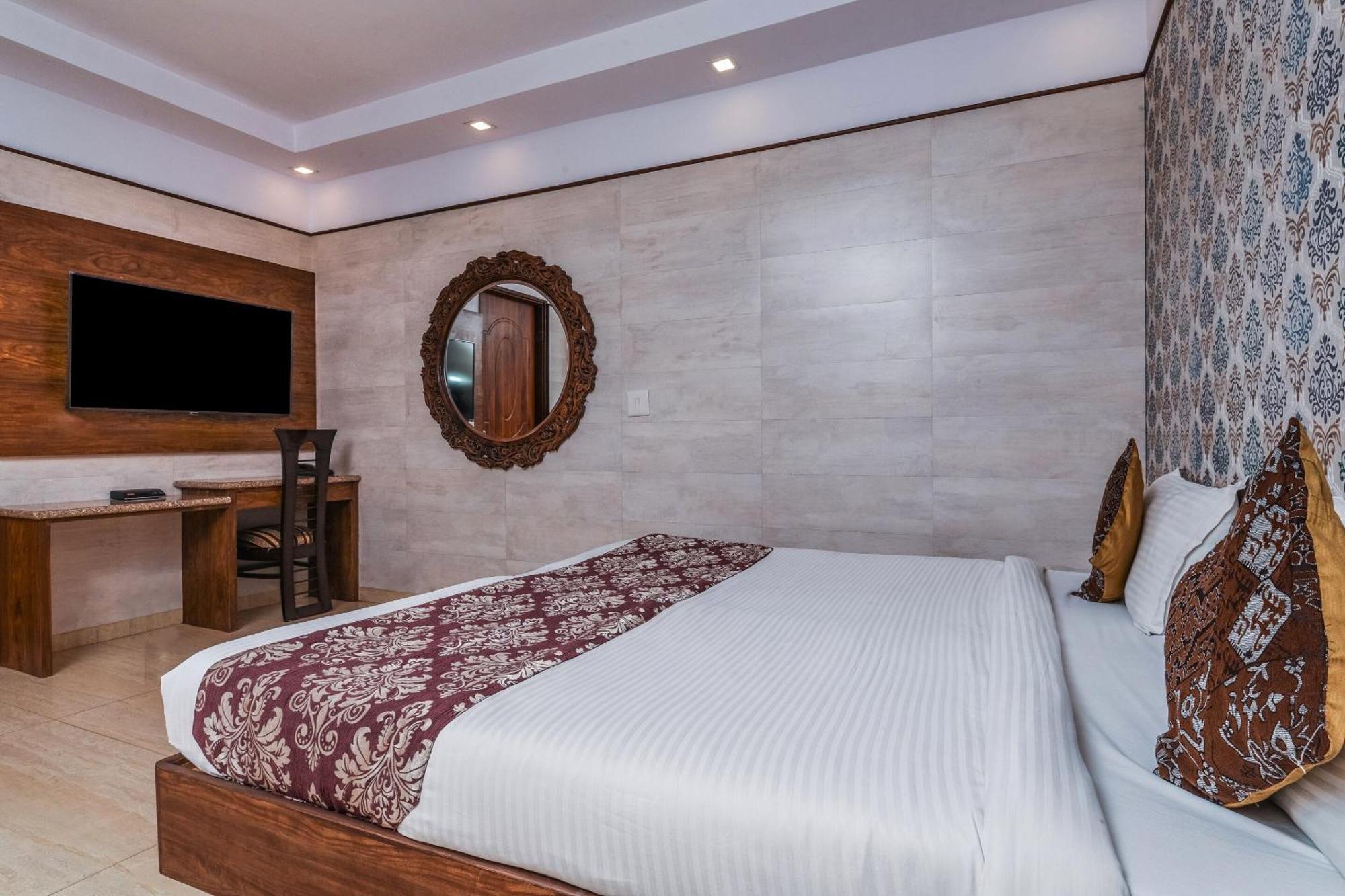 Hotel Dream Palace Laxmi Nagar ニューデリー エクステリア 写真